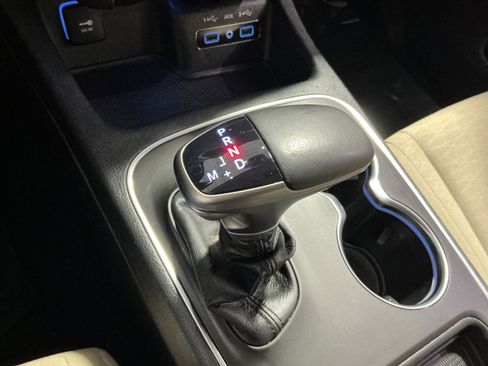 Used 2019 Dodge Durango SXT image 29