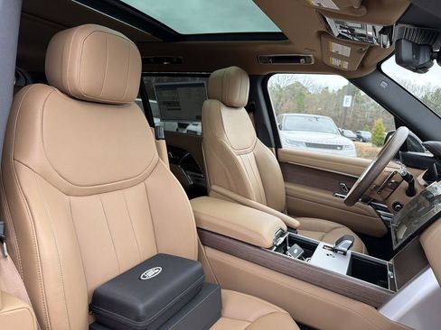 New 2026 Land Rover Range Rover Long Wheelbase SE AWD/4WD image 16