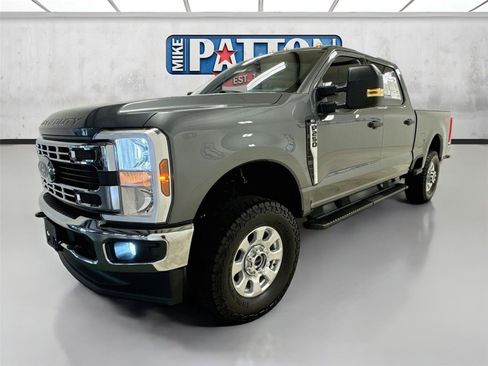 Used 2024 Ford F250 XLT w/ FX4 Off-Road Package AWD/4WD image 3