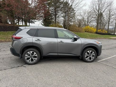 Used 2023 Nissan Rogue SV image 8