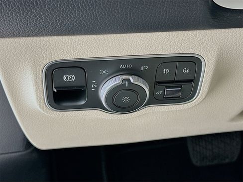 New 2026 Mercedes-Benz GLB 250 GLB 250 image 11