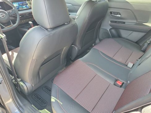 New 2025 Nissan Kicks SR FWD image 11