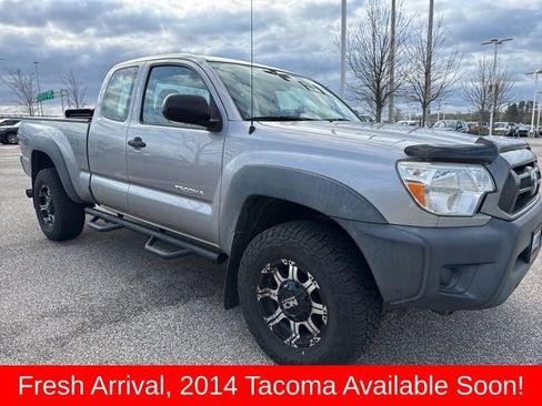 Used 2014 Toyota Tacoma PreRunner image 1