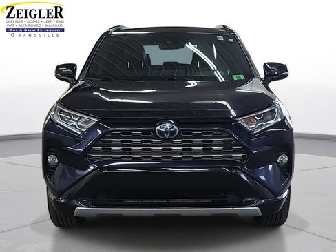 Used 2020 Toyota RAV4 XSE w/ XSE Grade Weather Package AWD/4WD image 2