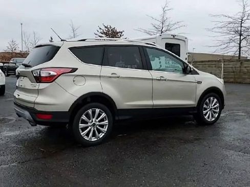 Used 2017 Ford Escape Titanium image 8