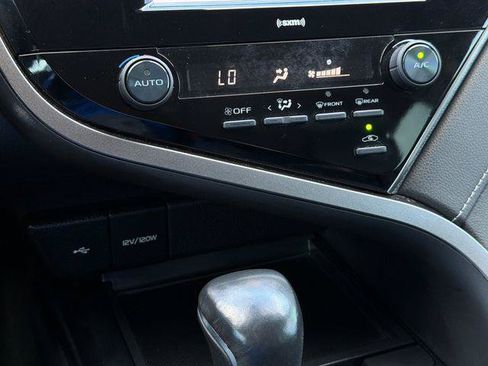 Used 2020 Toyota Camry SE FWD image 20