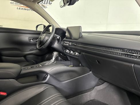 Used 2025 Honda HR-V EX-L image 31