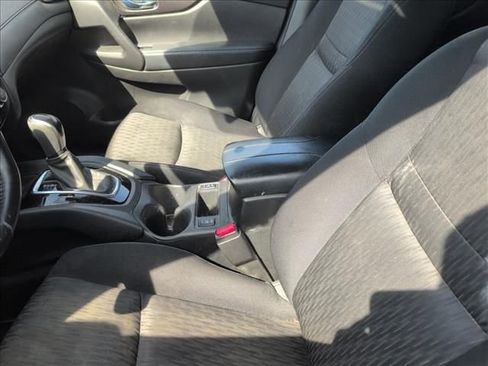Used 2020 Nissan Rogue SV FWD image 4