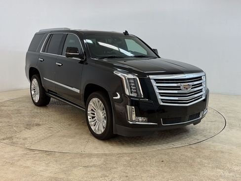 Used 2020 Cadillac Escalade Platinum RWD image 7