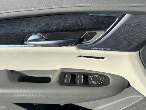 Used 2023 Cadillac XT6 Premium Luxury image 11