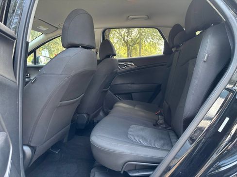 Used 2025 Kia Sportage LX FWD image 23