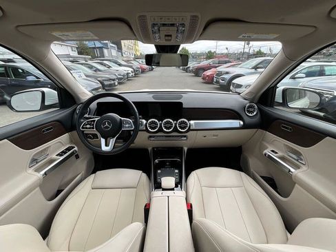 Used 2022 Mercedes-Benz GLB 250 4MATIC image 15