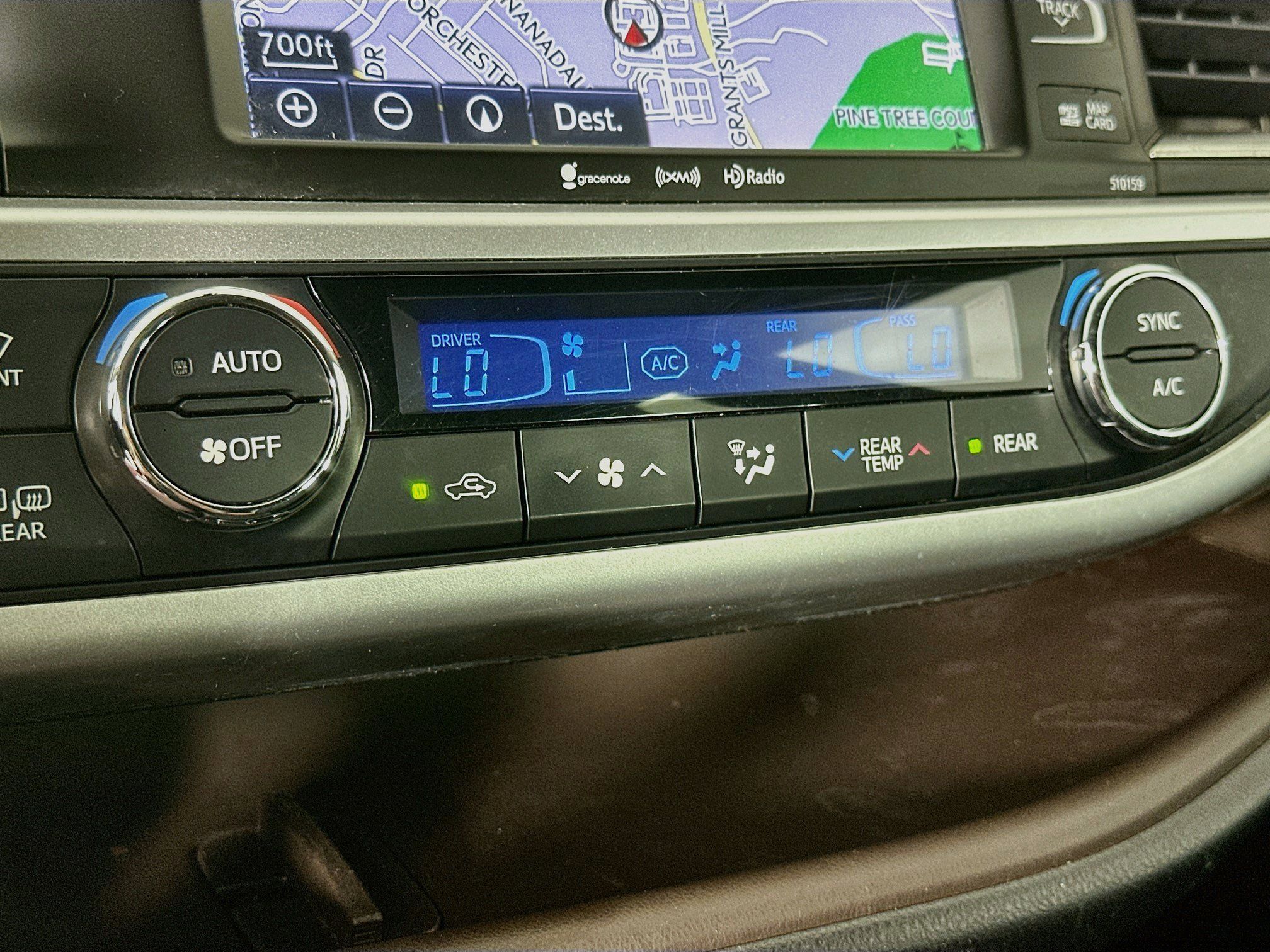 Used 2016 Toyota Highlander XLE AWD/4WD image 23