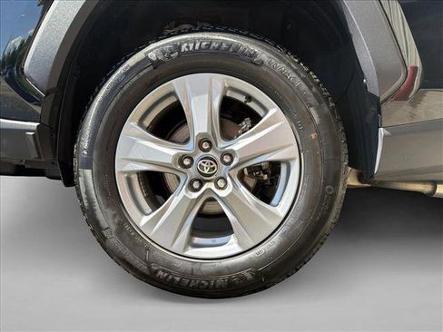 Used 2025 Toyota RAV4 LE AWD/4WD image 9