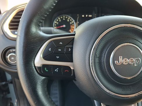Used 2016 Jeep Renegade Latitude w/ Safety & Security Group AWD/4WD image 19