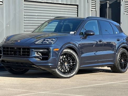New 2026 Porsche Cayenne GTS image 1