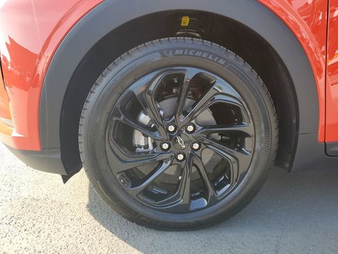 New 2027 Chevrolet Bolt RS w/ Technology Package image 6