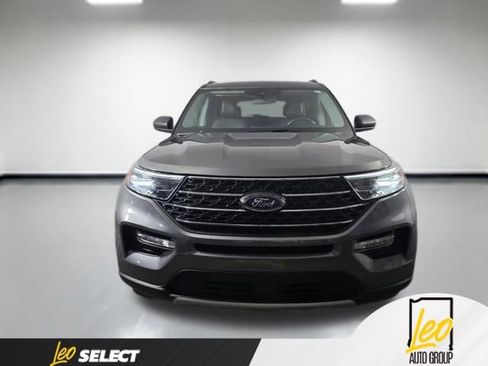 Used 2023 Ford Explorer XLT w/ Equipment Group 202A AWD/4WD image 2