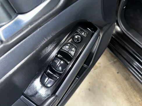Used 2023 Nissan Altima 2.5 SV image 5