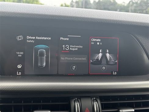 Used 2022 Alfa Romeo Stelvio Veloce image 31