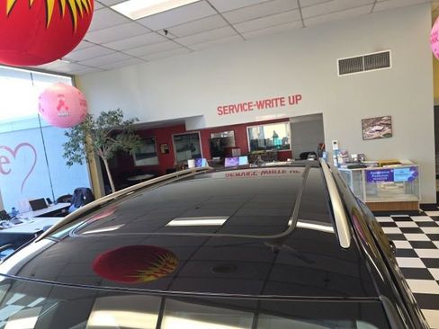 Certified 2025 Volkswagen Tiguan SE image 32