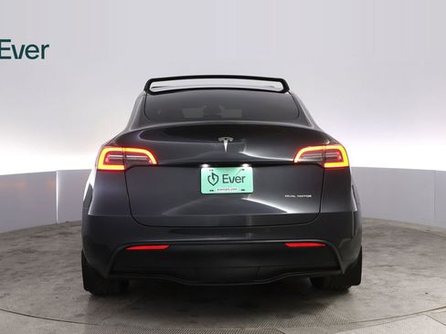 Used 2024 Tesla Model Y Long Range AWD/4WD image 15