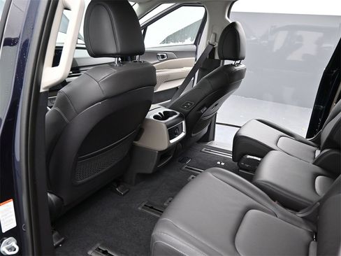 New 2026 Kia Carnival EX image 17