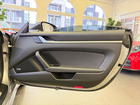 Used 2022 Porsche 911 Turbo image 59