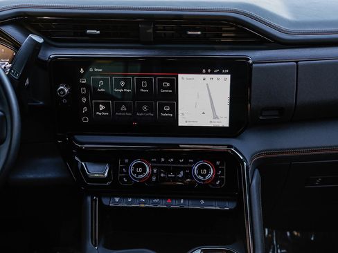 Used 2024 GMC Sierra 2500 AT4 w/ AT4 Premium Plus Package image 11