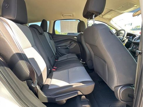 Used 2017 Ford Escape SE w/ Equipment Group 201A AWD/4WD image 12