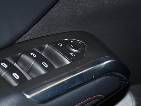 Used 2025 Chevrolet Traverse Z71 AWD/4WD image 32