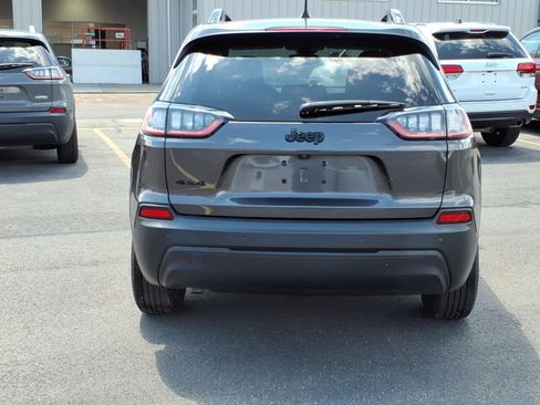 Used 2021 Jeep Cherokee Latitude Plus AWD/4WD image 6