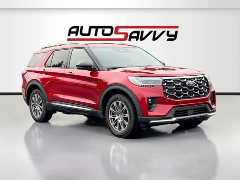 Used 2025 Ford Explorer Platinum image 1