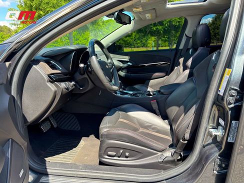 Used 2017 Chevrolet SS RWD image 13