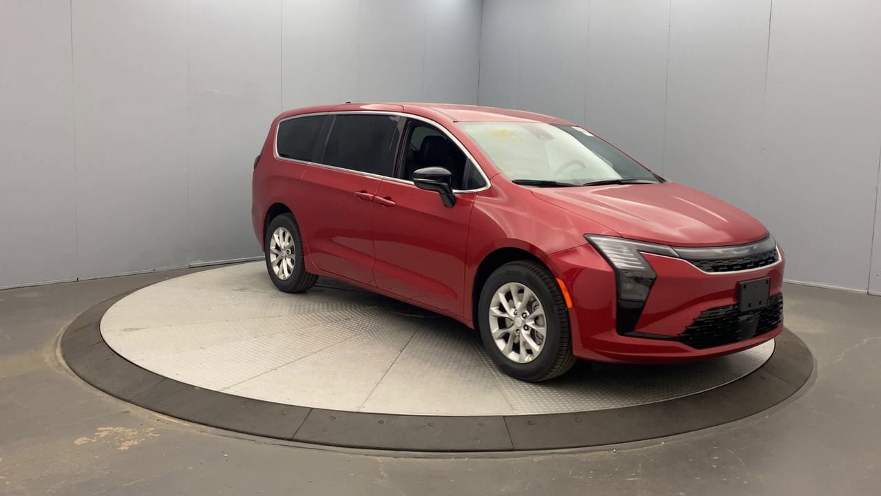 New 2027 Chrysler Pacifica Select w/ Family Tech Group AWD/4WD image 7