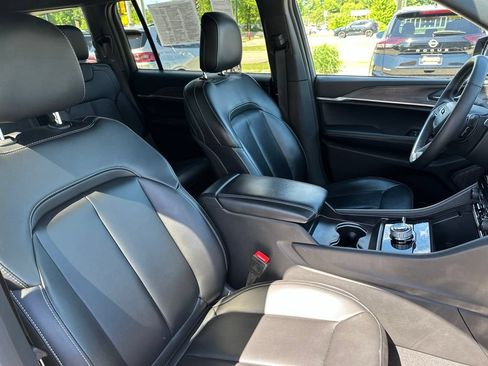Used 2025 Jeep Grand Cherokee L Limited AWD/4WD image 16