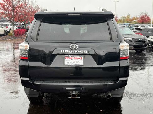 Used 2022 Toyota 4Runner SR5 Premium image 5