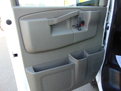 Used 2022 GMC Savana 3500 w/ Power Convenience Package image 37