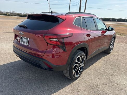 Certified 2024 Chevrolet Trax RS w/ Sunroof Package image 6