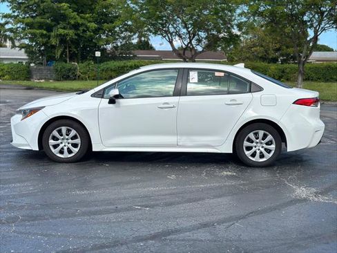 Used 2024 Toyota Corolla LE FWD image 4