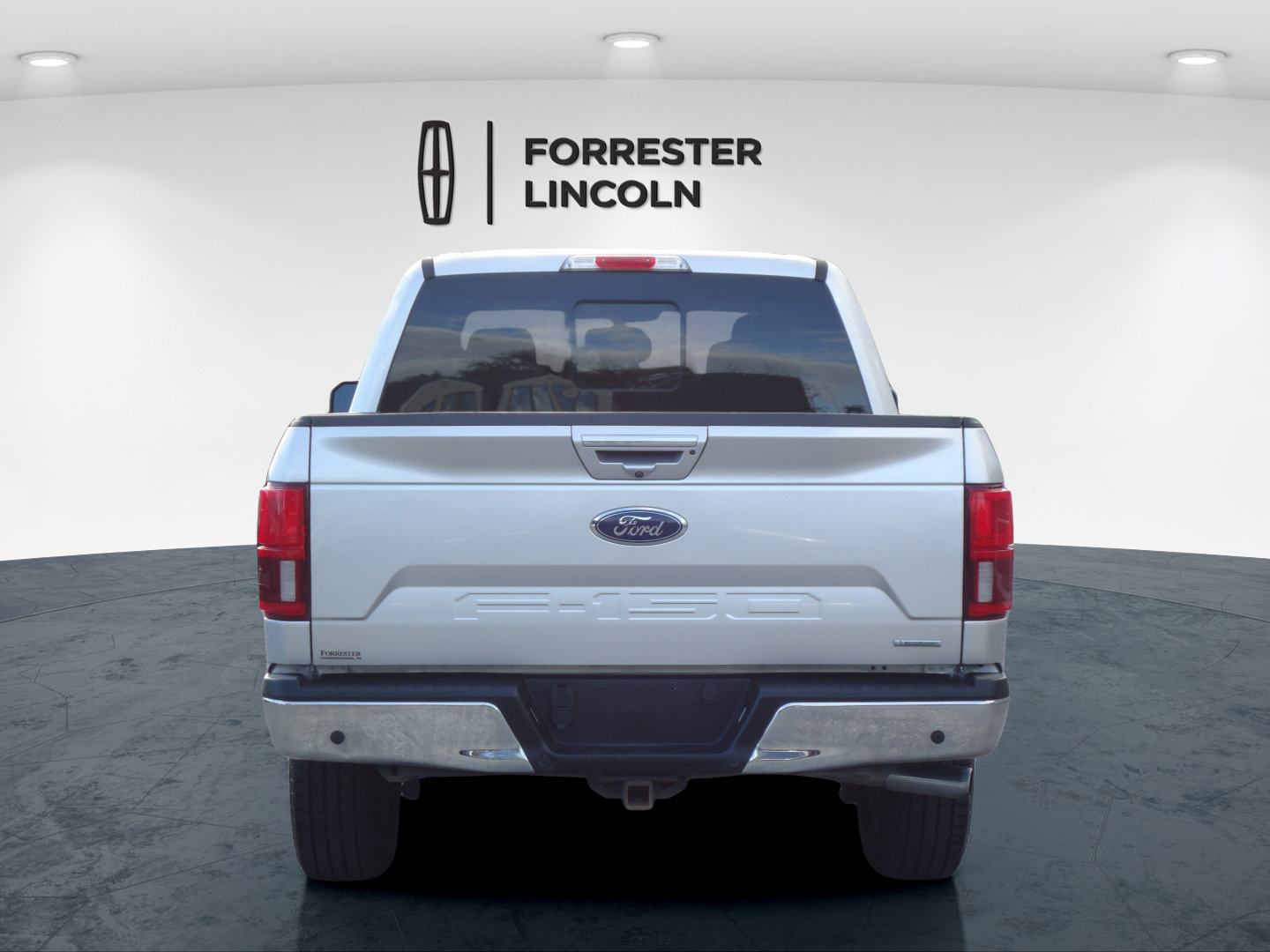 Used 2019 Ford F150 Lariat w/ Equipment Group 502A Luxury AWD/4WD image 4