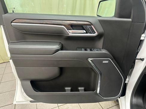 Certified 2025 GMC Sierra 1500 SLT w/ SLT Convenience Package image 38