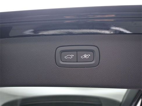 New 2026 Volvo XC90 B6 Plus w/ Protection Package Premier image 33