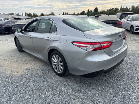 Used 2018 Toyota Camry LE FWD image 6