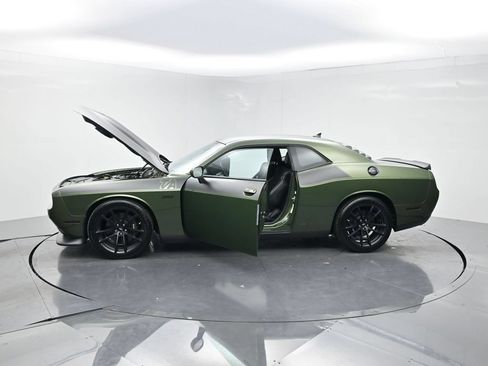 Used 2020 Dodge Challenger R/T Scat Pack w/ T/A Package RWD image 27