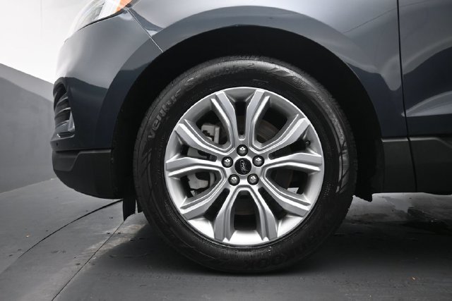 Certified 2024 Ford Edge Titanium w/ Equipment Group 301A AWD/4WD image 32