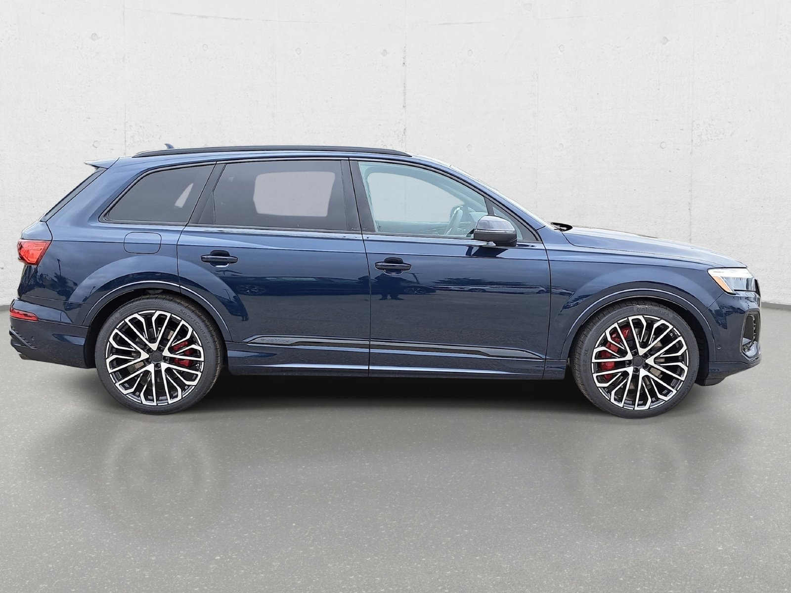New 2026 Audi SQ7 Prestige AWD/4WD image 4