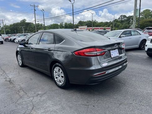 Used 2019 Ford Fusion S image 4