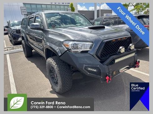 Used 2017 Toyota Tacoma TRD Sport AWD/4WD image 1