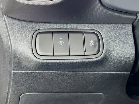 New 2026 Hyundai Venue SE image 19